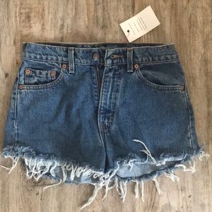 New with tag cut off Levi jean shorts size 29
